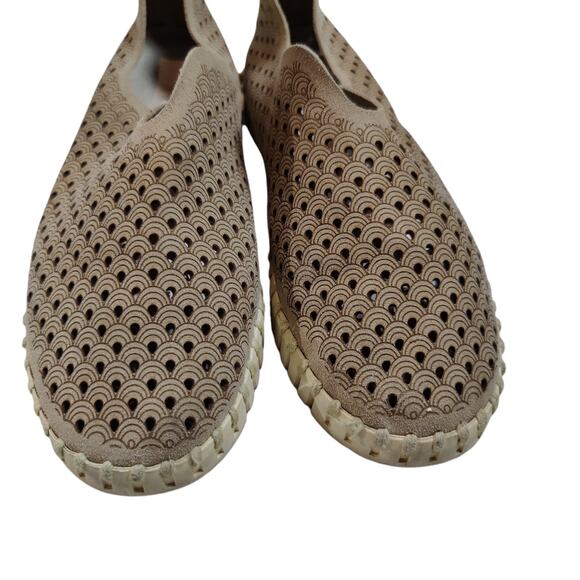 Ilse Jacobsen Womens Sz 37 US 6.5-7 Tulip Slip On Flats Tan Perforated Shoes - Picture 3 of 9